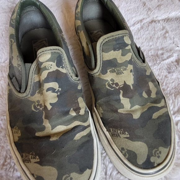 Vans Shoes - Vans slip on camo with skull